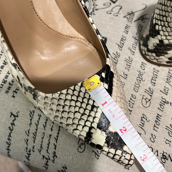 Banana Republic Women’s High Heel Shoe. Snake Print Design. All Leather. New - Picture 6 of 17